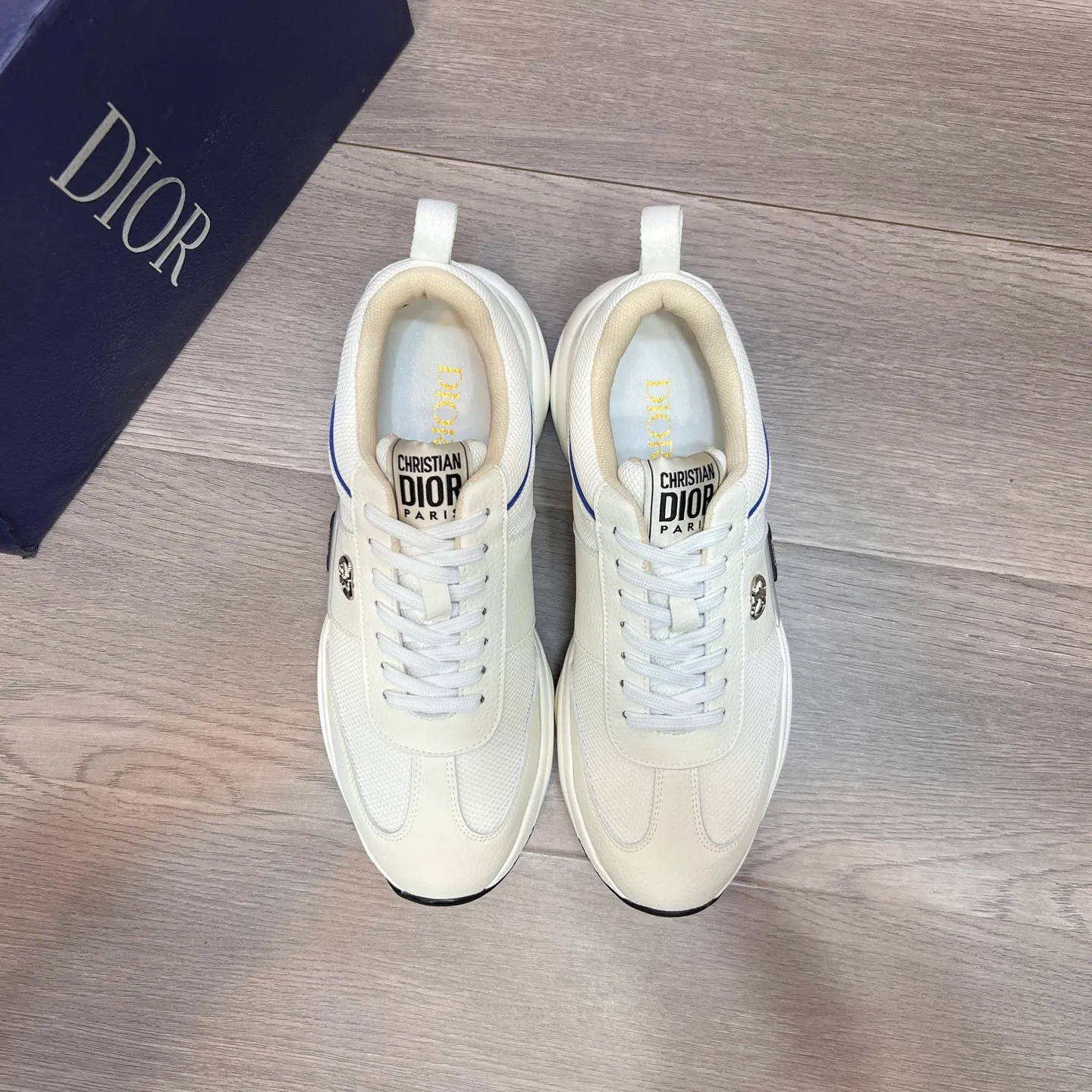 Factory price: 438💰Original Dior quality.~ Unique modern style sneakers. 🏃A must-have casual shoe for trendy men😍😍 Imported cowhide fabric, sheepskin foot pads (refuse to discolor and grind feet) soles: Original soles specially provided by the original factory, French lazy style design ⚠️Fit to the feet, original quality, super comfortable original soles. It’s like shooting the real thing🎬The real thing is better, high-quality sneakers, men’s shoe size: 38-44, (45 can be customized)
